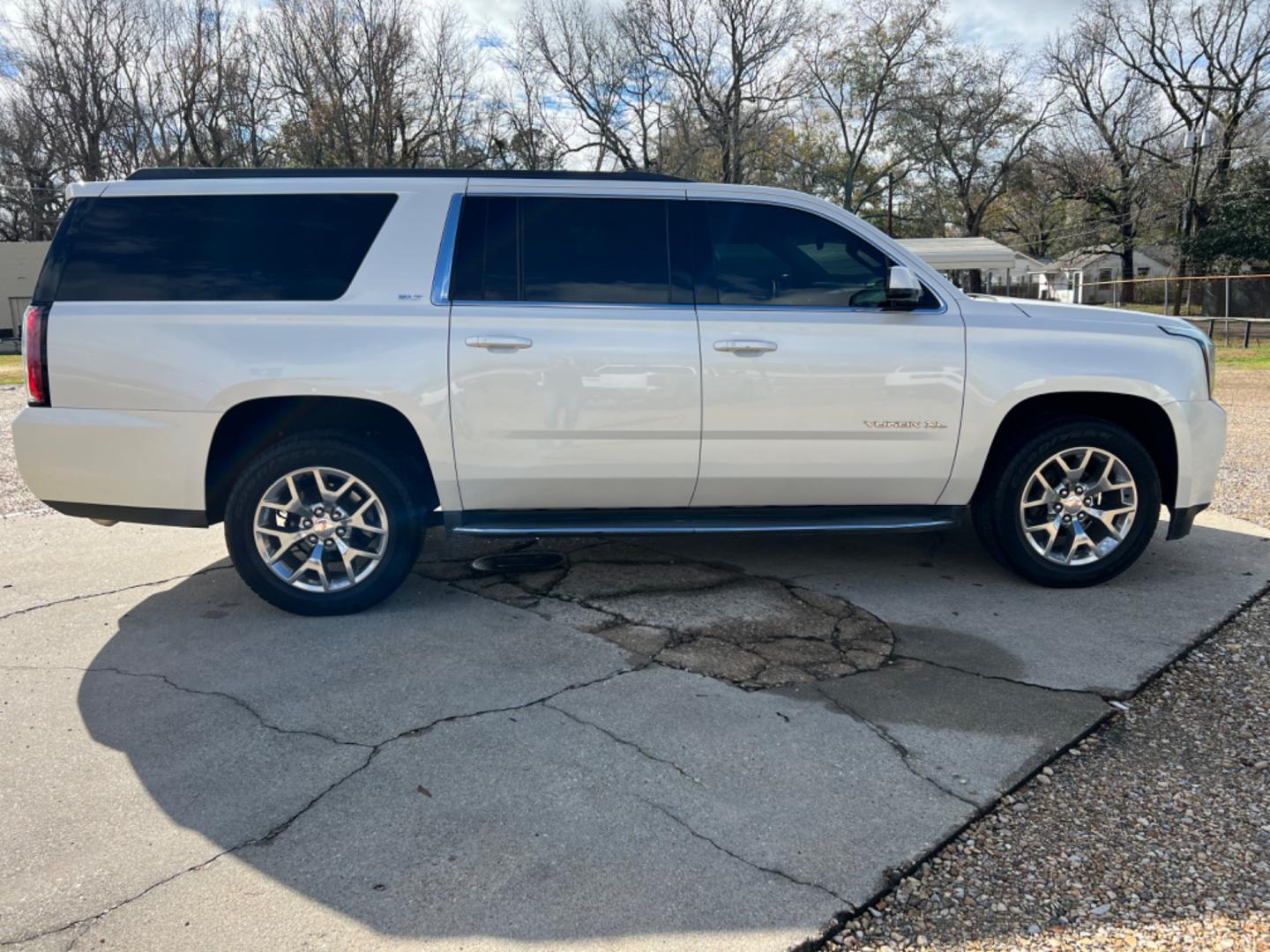 2015 W. Diamond /Tan GMC Yukon XL SLT (1GKS1HKC4FR) with an 5.3L V8 engine, Automatic transmission, located at 4520 Airline Hwy, Baton Rouge, LA, 70805, (225) 357-1497, 30.509325, -91.145432 - 2015 GMC Yukon XL SLT 5.3 V8 Gas, 156K Miles, All Power, Heated & Cooled Leather Seats, Sunroof, Dual DVD, 7 Passenger Seating, Tow Pkg. NO IN HOUSE FINANCING. FOR INFO PLEASE CONTACT JEFF AT 225 357-1497 CHECK OUT OUR A+ RATING WITH THE BETTER BUSINESS BUREAU WE HAVE BEEN A FAMILY OWNED AND OPERATE - Photo#4